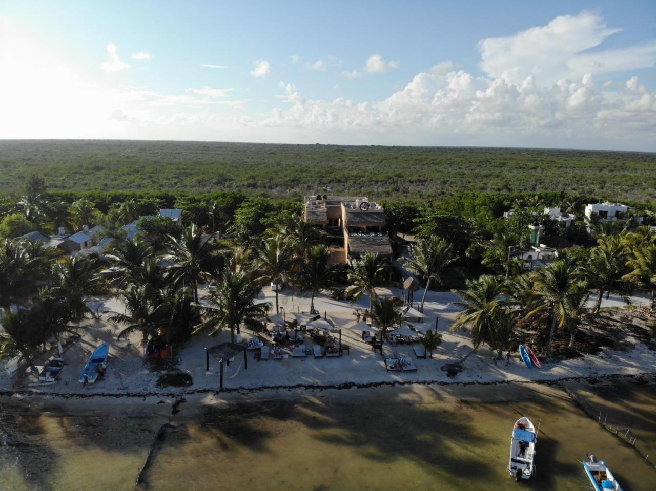 Hotel Luna De Plata Mahahual Esterno foto